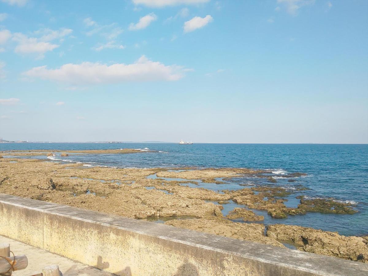 Sunrize Ocean Apartment Yonabaru